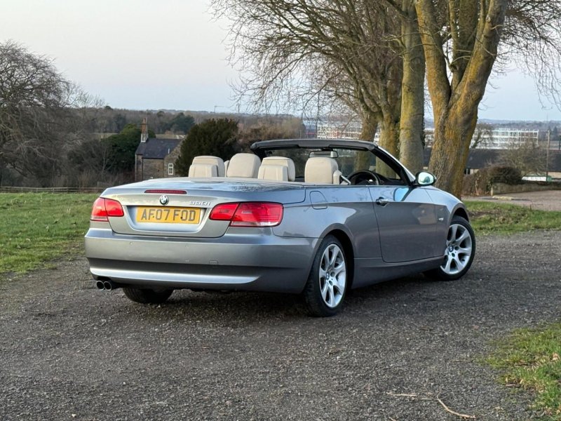 BMW 3 SERIES