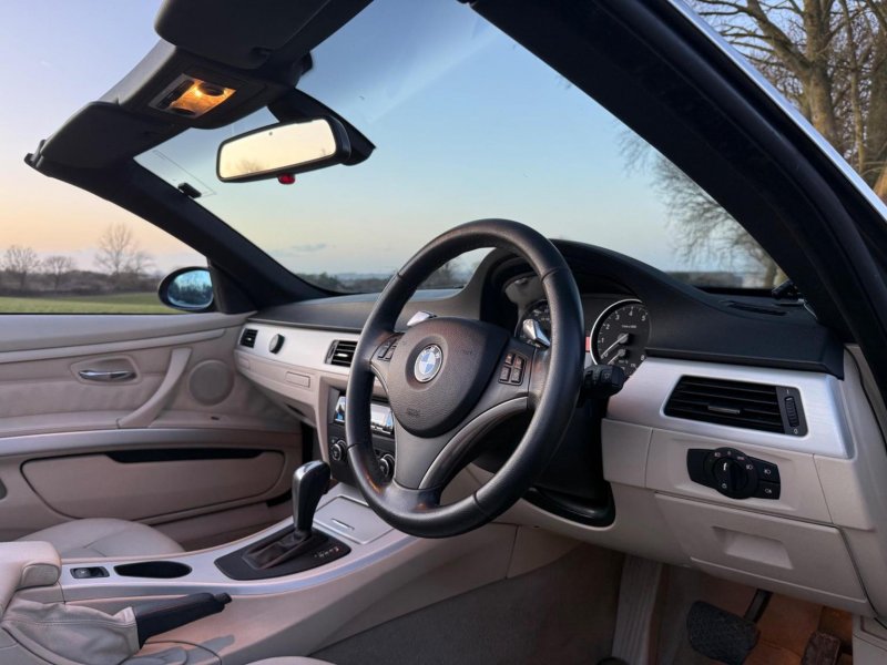 BMW 3 SERIES
